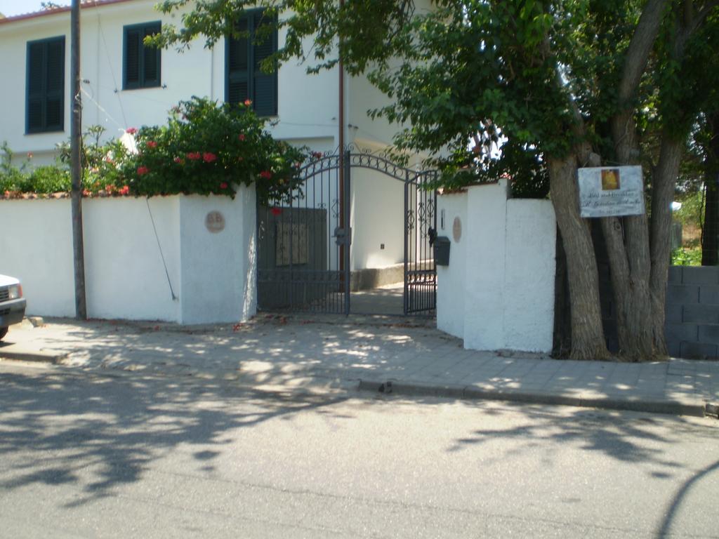 Il Giardino Di Emilio Bed & Breakfast Marrùbiu Rom bilde